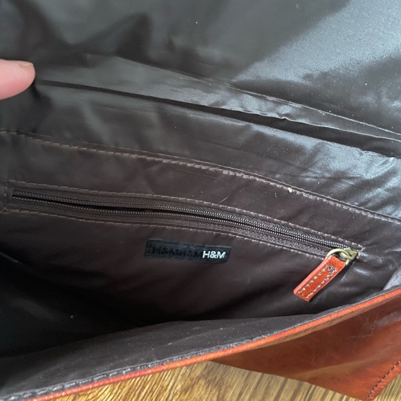 H&M Clutch - Picture 3 of 6